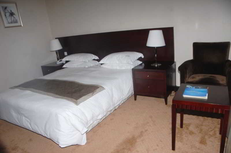 Gorillas Golf Hotel Kigali Exterior photo
